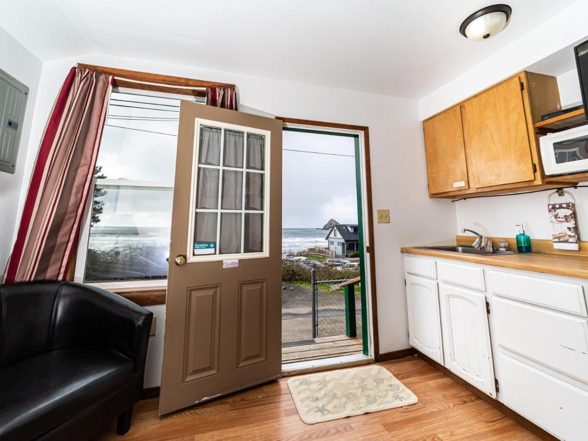 Oceanside Ocean Front Cabins Екстериор снимка