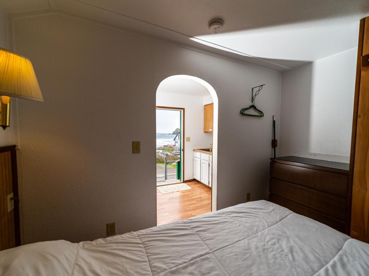 Oceanside Ocean Front Cabins Екстериор снимка